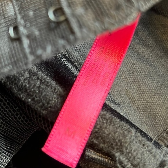 Gorgeous Goth Rose Slip - Picture 4 of 4